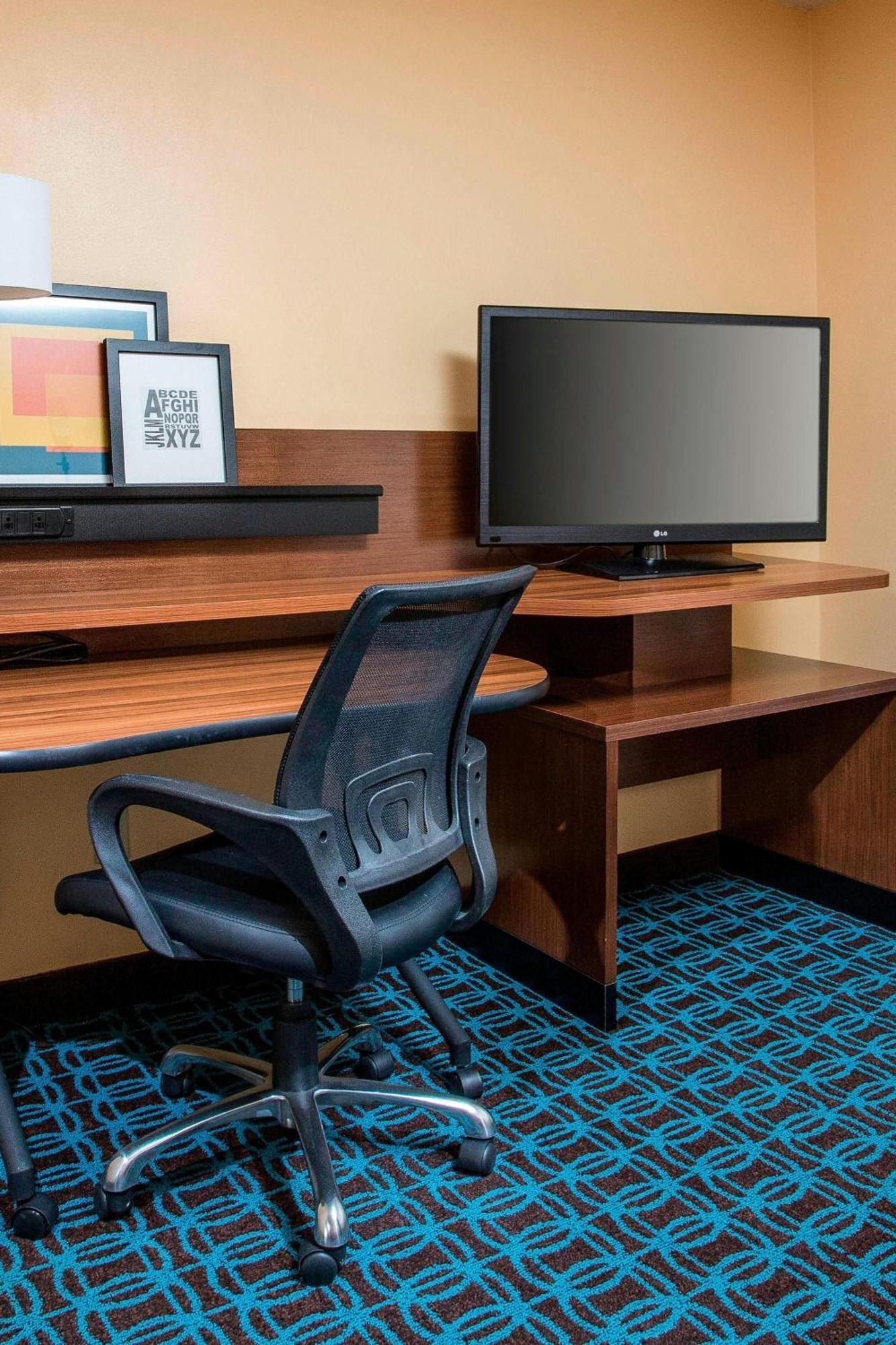 Hotel Fairfield & Ashland 3*